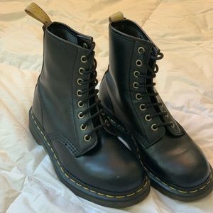 Wonky 10 eyelet black doc martens